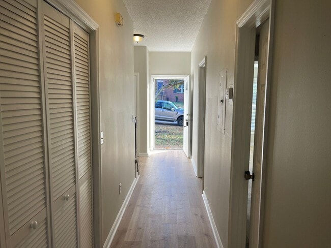 Building Photo - Centrally located to BNA, Percy Priest Lake, Nashville Star, Downtown Nashville