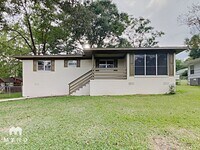 Building Photo - 804 27th Ave N