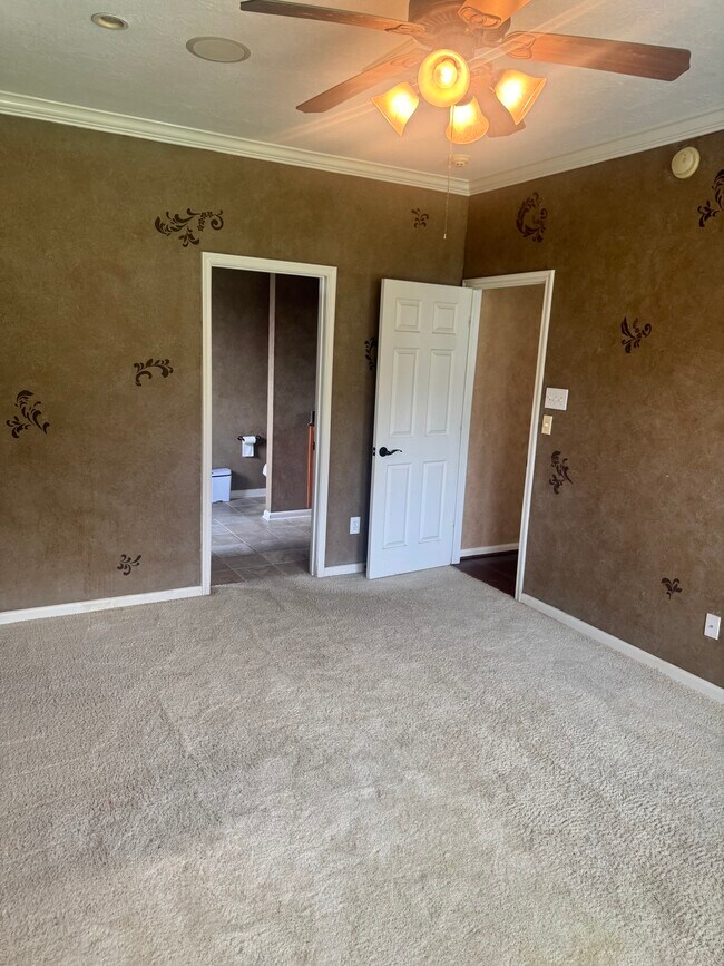 Building Photo - 11303 English Rose Trail