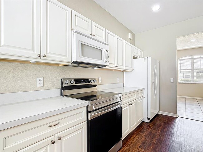 Building Photo - 610 Terranova Dr