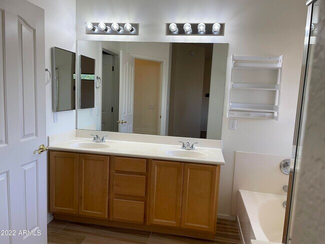 Building Photo - 6511 W Range Mule Dr