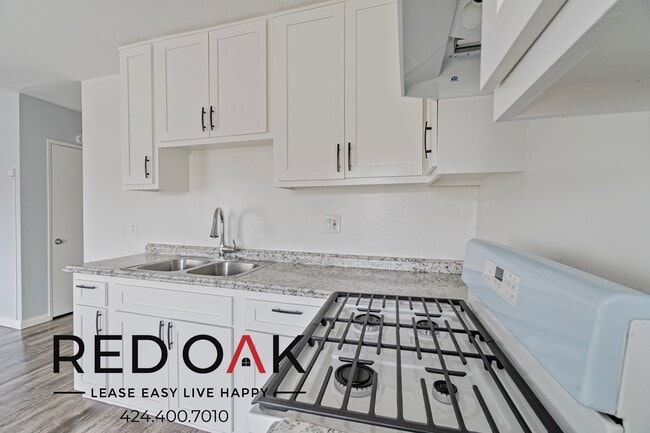 Building Photo - 9210 Somerset Blvd