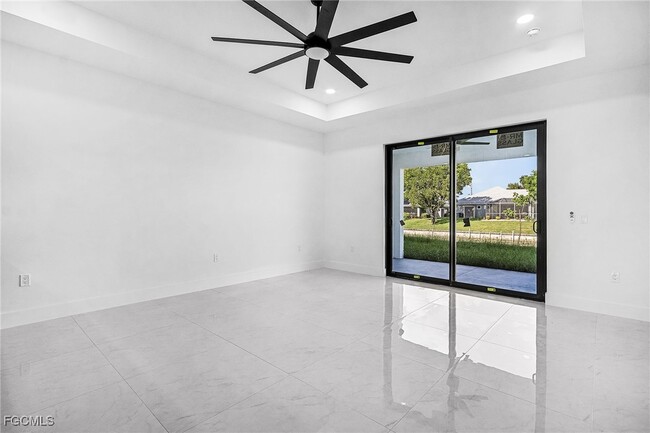 Building Photo - 602-604 SW 8th Pl