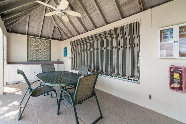 Building Photo - 110 Seagate Rd