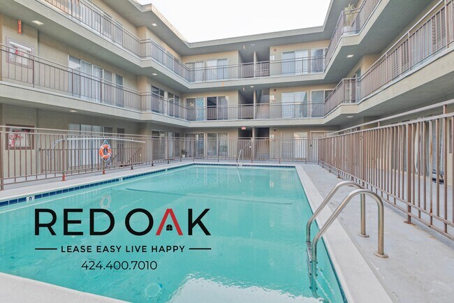 Building Photo - 511 N Kenmore Ave