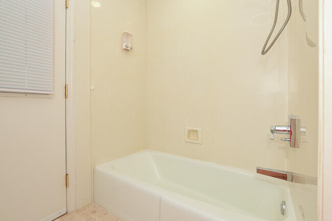 Building Photo - 4338 Gator Trace Cir