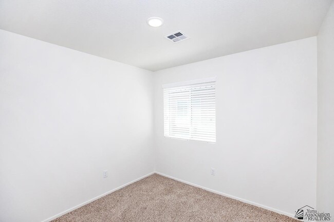 Building Photo - 7561 E 45th St