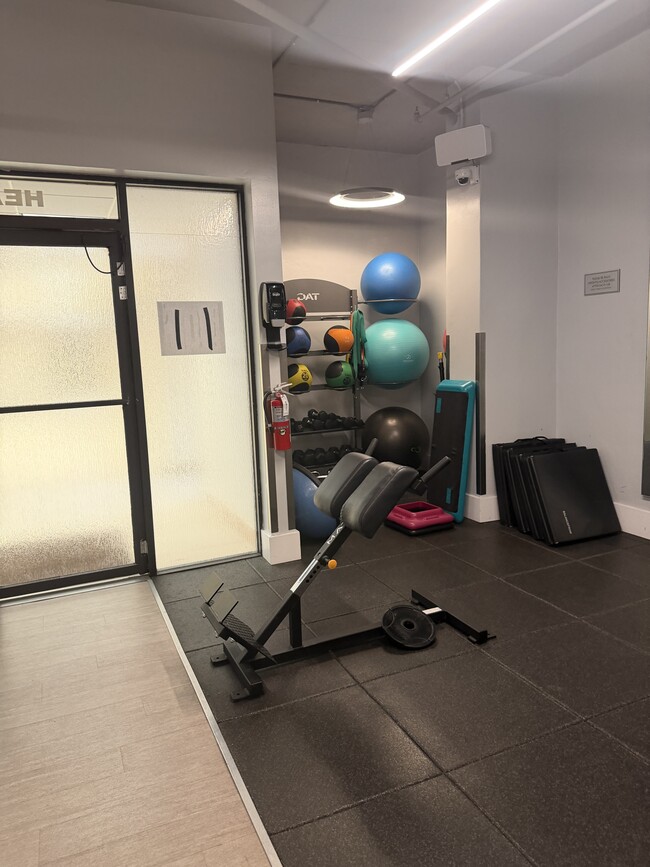 Building Photo - 1865 Brickell Ave