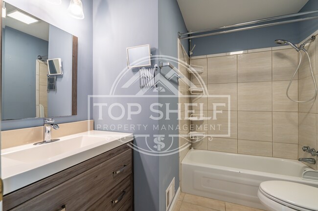 Building Photo - 1960 Branch View Dr