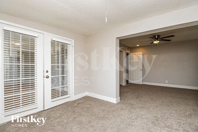 Building Photo - 7427 E McKinley St