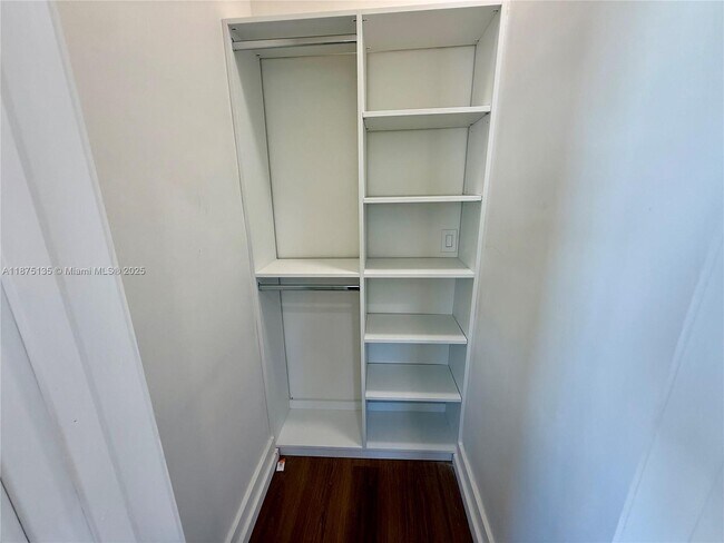 Building Photo - 1535 West Ave