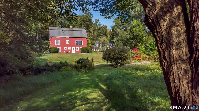 Building Photo - 42 Picketts Ridge Rd