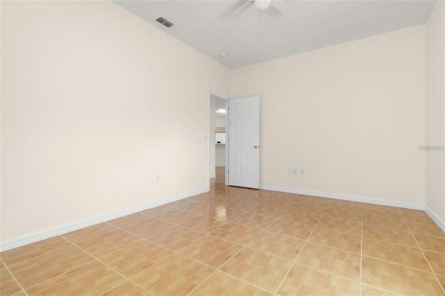 Building Photo - 411 Tamarind Parke Ln