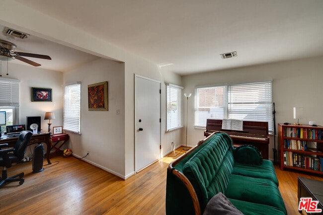 Building Photo - 8305 Colegio Dr