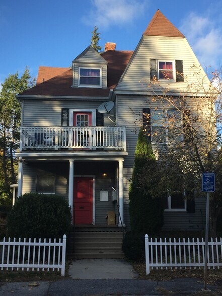 Building Photo - 16 Dayton St