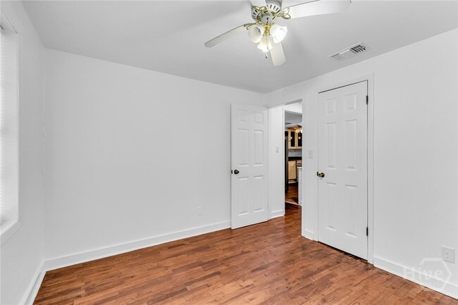 Building Photo - 819 W 51st St