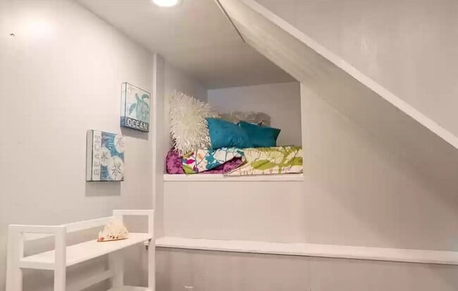 Building Photo - Charming 3 bed 1.5 bath available in Bellingham!