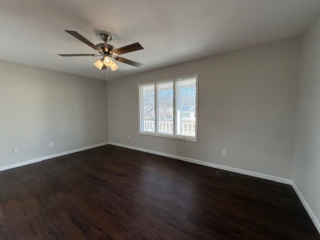 Building Photo - 3 Bedroom with Finished Walk Out Basement!