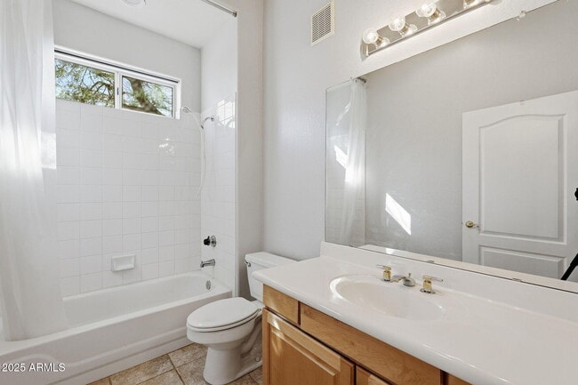 Building Photo - 1747 E Northern Ave