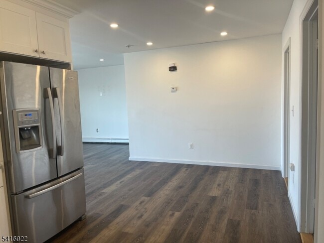 Building Photo - 404 S 5th St