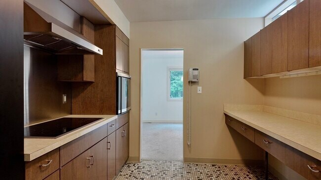 Building Photo - 14 Overlook Dr