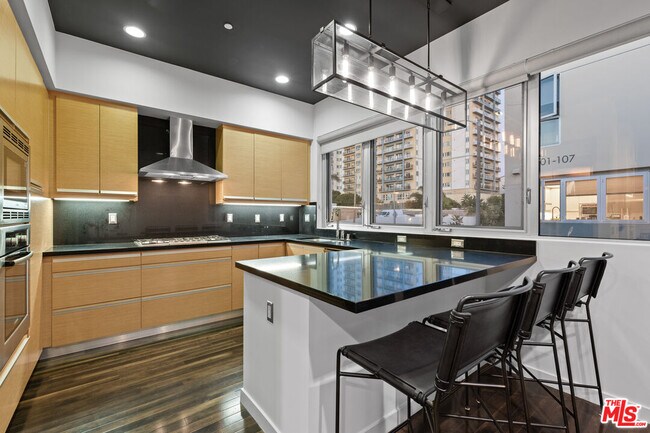 Building Photo - 310 Washington Blvd