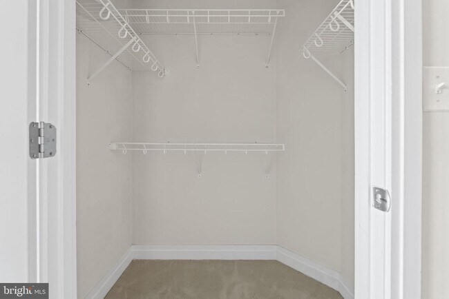 Building Photo - 8220 Crestwood Heights Dr