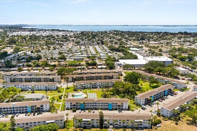 Building Photo - 2425 Flamingo Blvd
