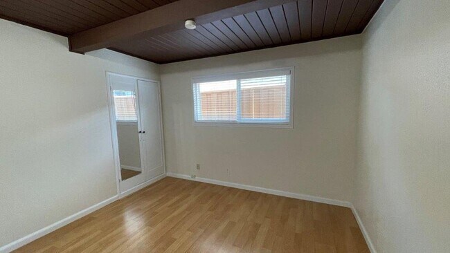 Building Photo - Pleasant HIll, Beautiful 3 bedroom 1 bath home w/ 1 car garage Immaculately maintained!