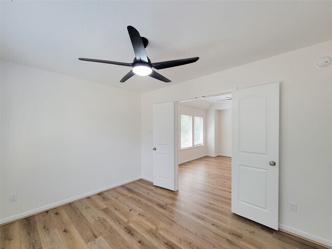 Building Photo - 2814 Bay Springs View