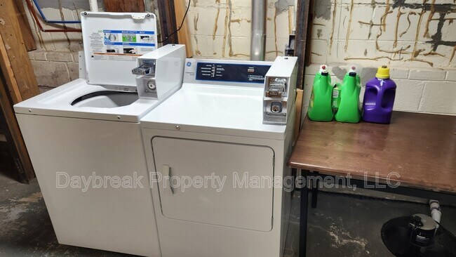 Building Photo - 611 9th Ave N