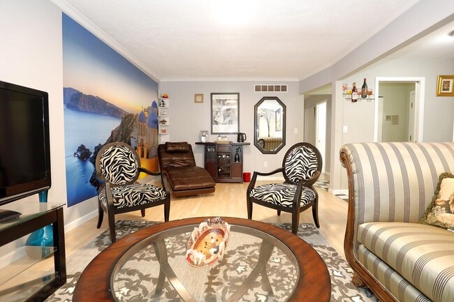 Building Photo - 1616 Washtenaw Ave