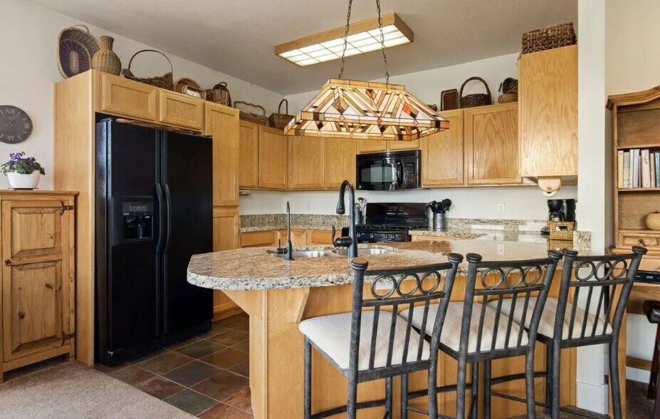 Building Photo - 8021 Gambel Dr