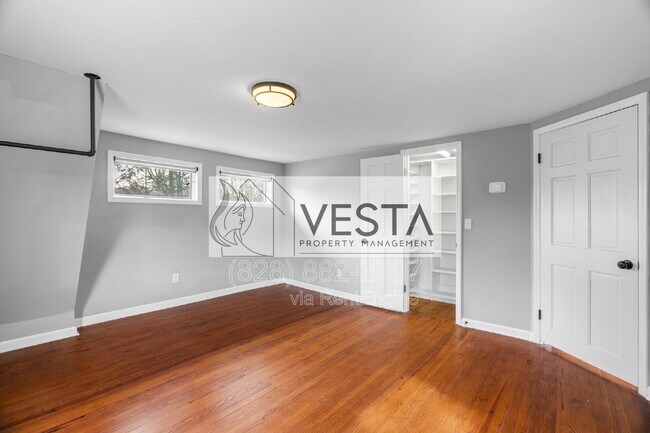 Building Photo - 4 Riddle Rd