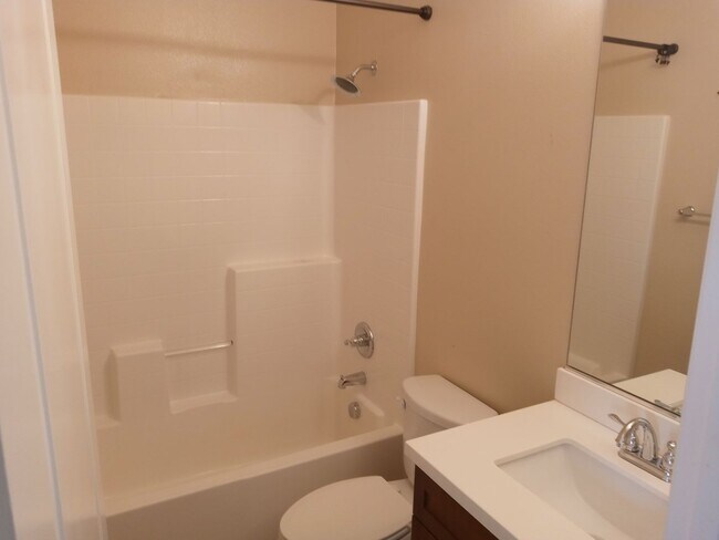 Building Photo - 44017 Arcadia Ct