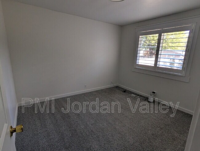 Building Photo - 5233 W 6600 S