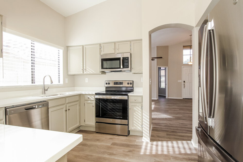 Building Photo - 10905 W Poinsettia Dr