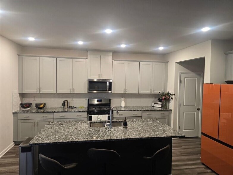 Building Photo - 3938 Dean Grv Wy