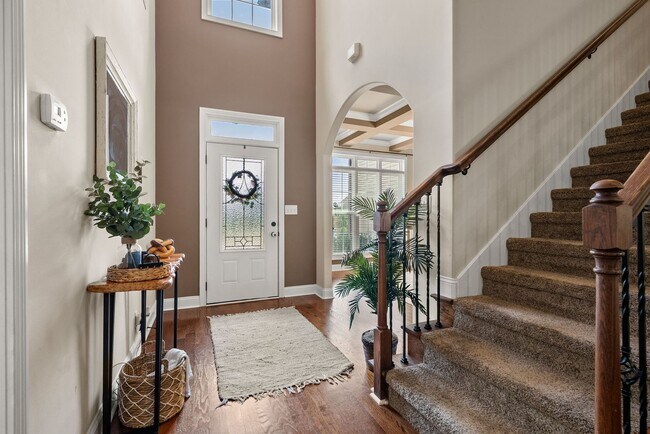 Building Photo - Pet Friendly Four Bedroom with Bonus!