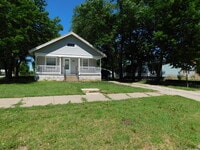 Building Photo - Affordable 3 bedroom/1 bath in El Dorado!