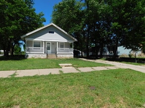 Building Photo - Affordable 3 bedroom/1 bath in El Dorado!