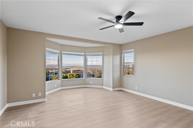 Building Photo - 6 Saros