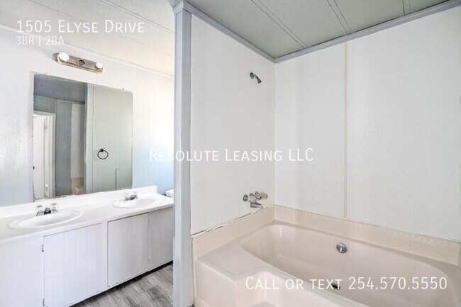 Building Photo - 1505 Elyse Dr