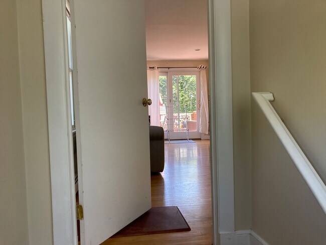 Building Photo - 81 Fessenden St
