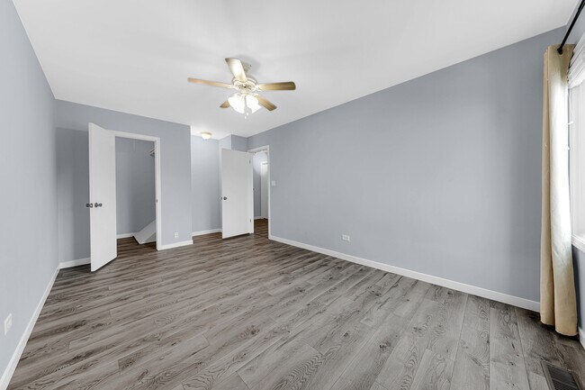 Building Photo - 120 W Inverrary Ln