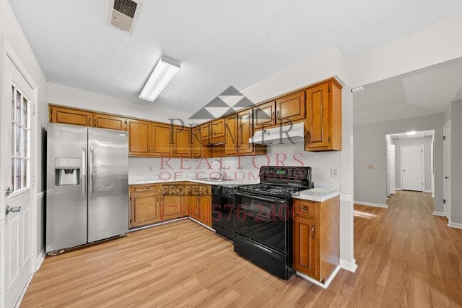 Building Photo - 6634 Hensley Dr