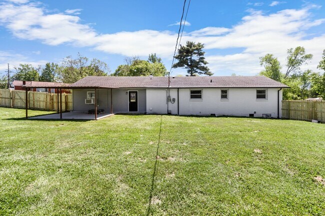 Building Photo - 3 Bedroom Pet Friendly Home For Rent!