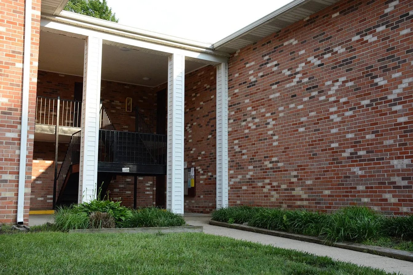 Building Photo - 217 Victor Pkwy Unit F