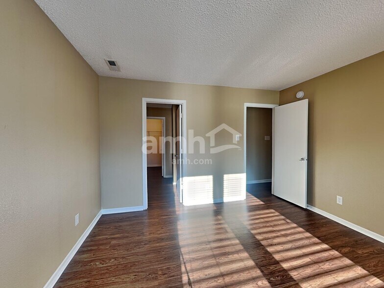 Building Photo - 14397 Cuppola Dr