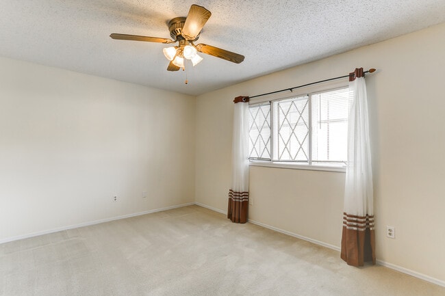 Building Photo - 1830 Ashborough Ct
